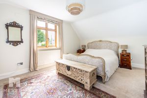 Photo 24- click for photo gallery